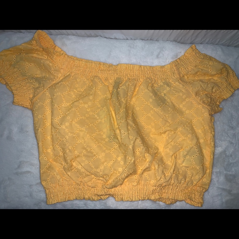 H&M DIVIDED CROP TOP
